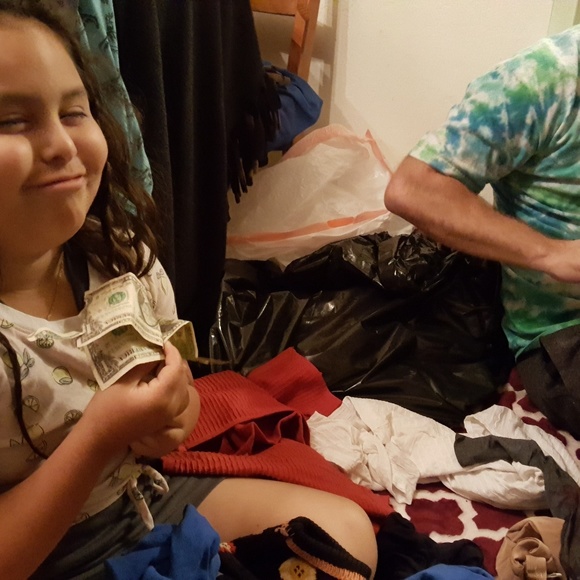 Meet your fellow posher!!! - Picture 3 of 7